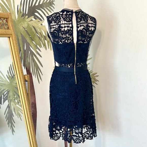 Romeo & Juliet Couture, Rich Navy, Floral Cut-Lace,Unique Design, EUC, Size S - Picture 4 of 14